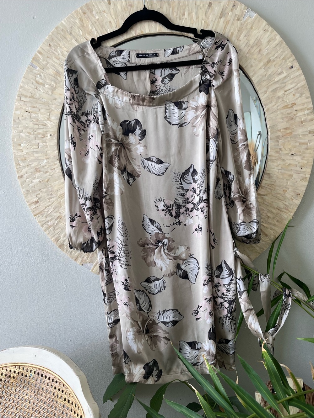 Italy Floral Square-Neck Tunic Dress in Beige and Black SZM belted